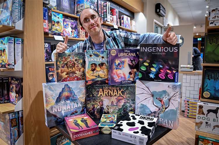 Best Board Games for Holiday Family Gatherings 2024: Expert-Tested Games for All Ages