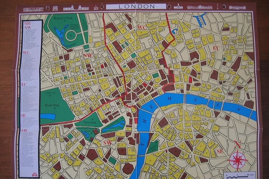 Sherlock Holmes Consulting Detective The Thames Murders & Other Cases board game